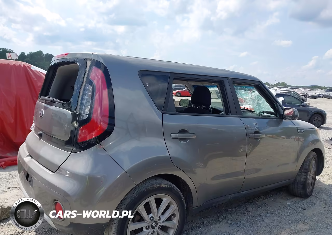 2018 Kia Soul + VIN:KNDJP3A58J7518877 - 6
