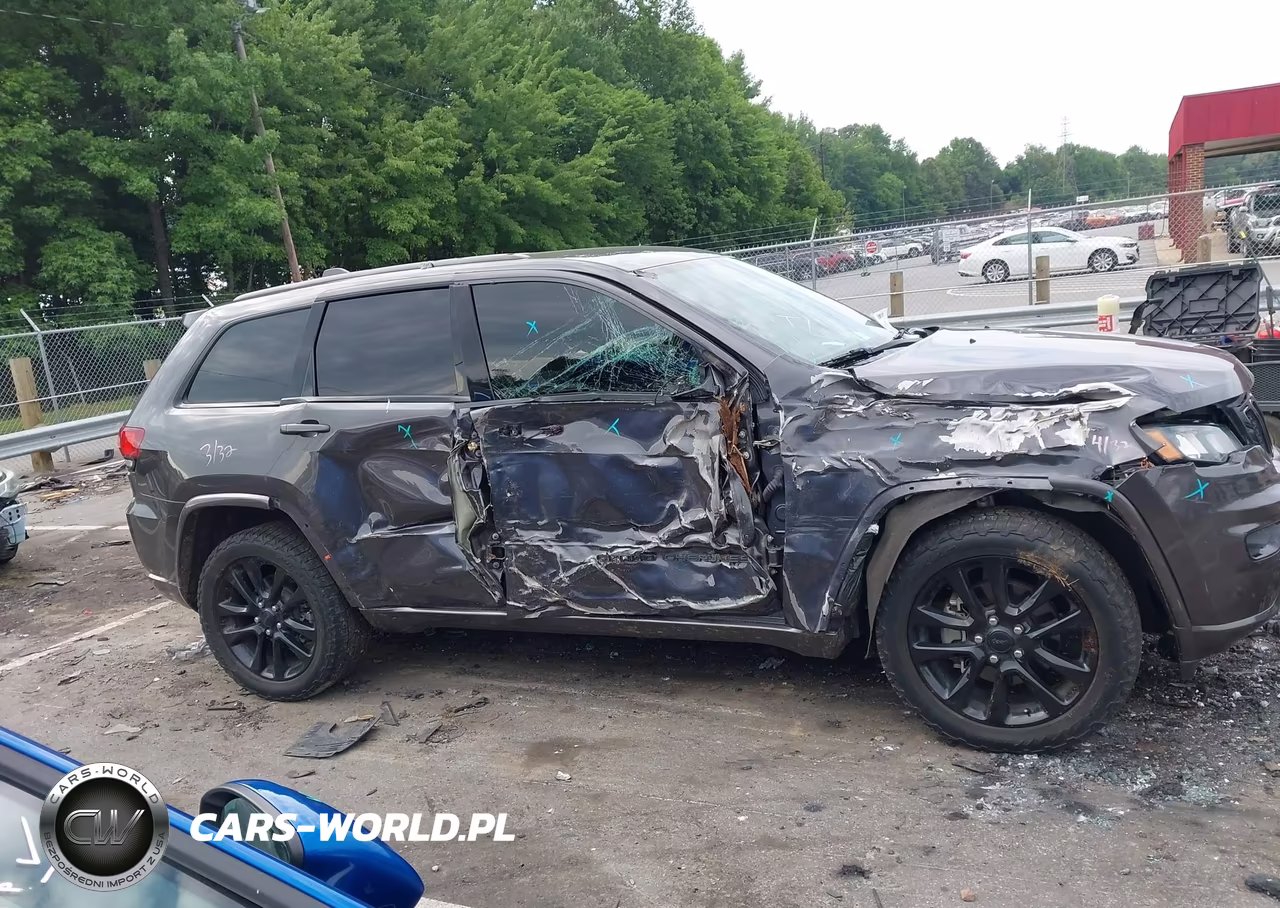 2018 Jeep Grand Cherokee Altitude 4X2 VIN:1C4RJEAG9JC208410 - 14