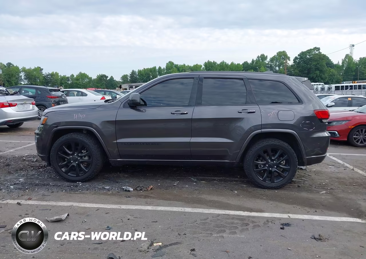 2018 Jeep Grand Cherokee Altitude 4X2 VIN:1C4RJEAG9JC208410 - 15
