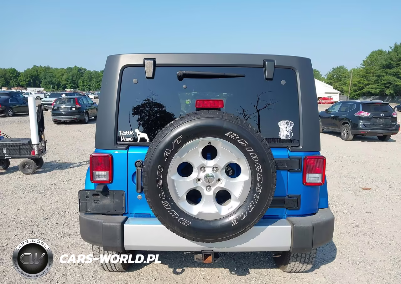 2015 Jeep Wrangler Unlimited Sahara VIN:1C4BJWEG1FL678620 - 16