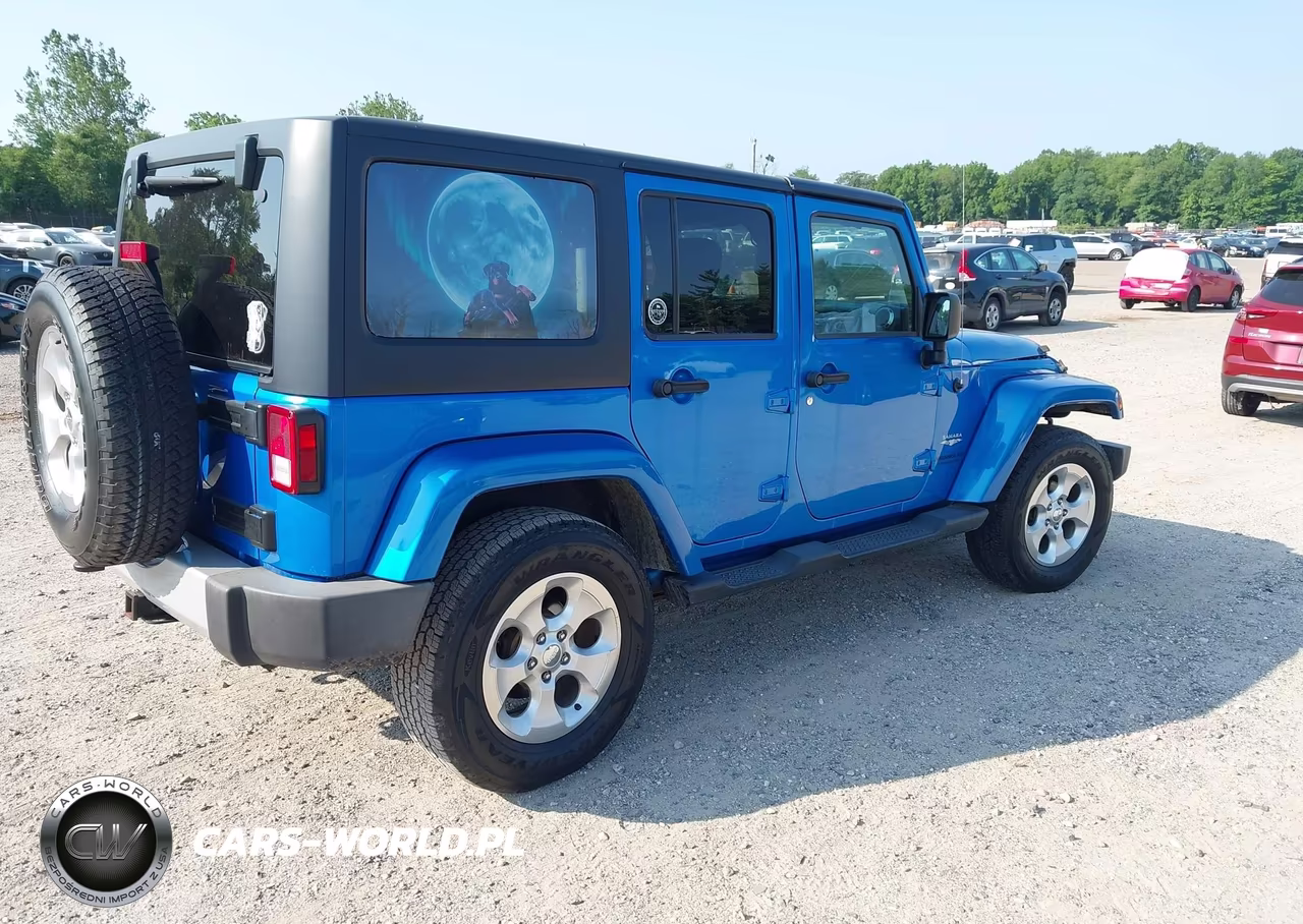 2015 Jeep Wrangler Unlimited Sahara VIN:1C4BJWEG1FL678620 - 4