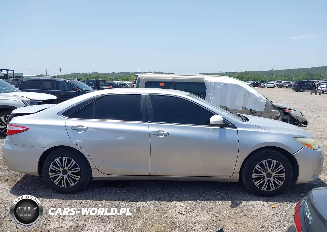 2015 Toyota Camry Le VIN:4T4BF1FK9FR516334 - 13