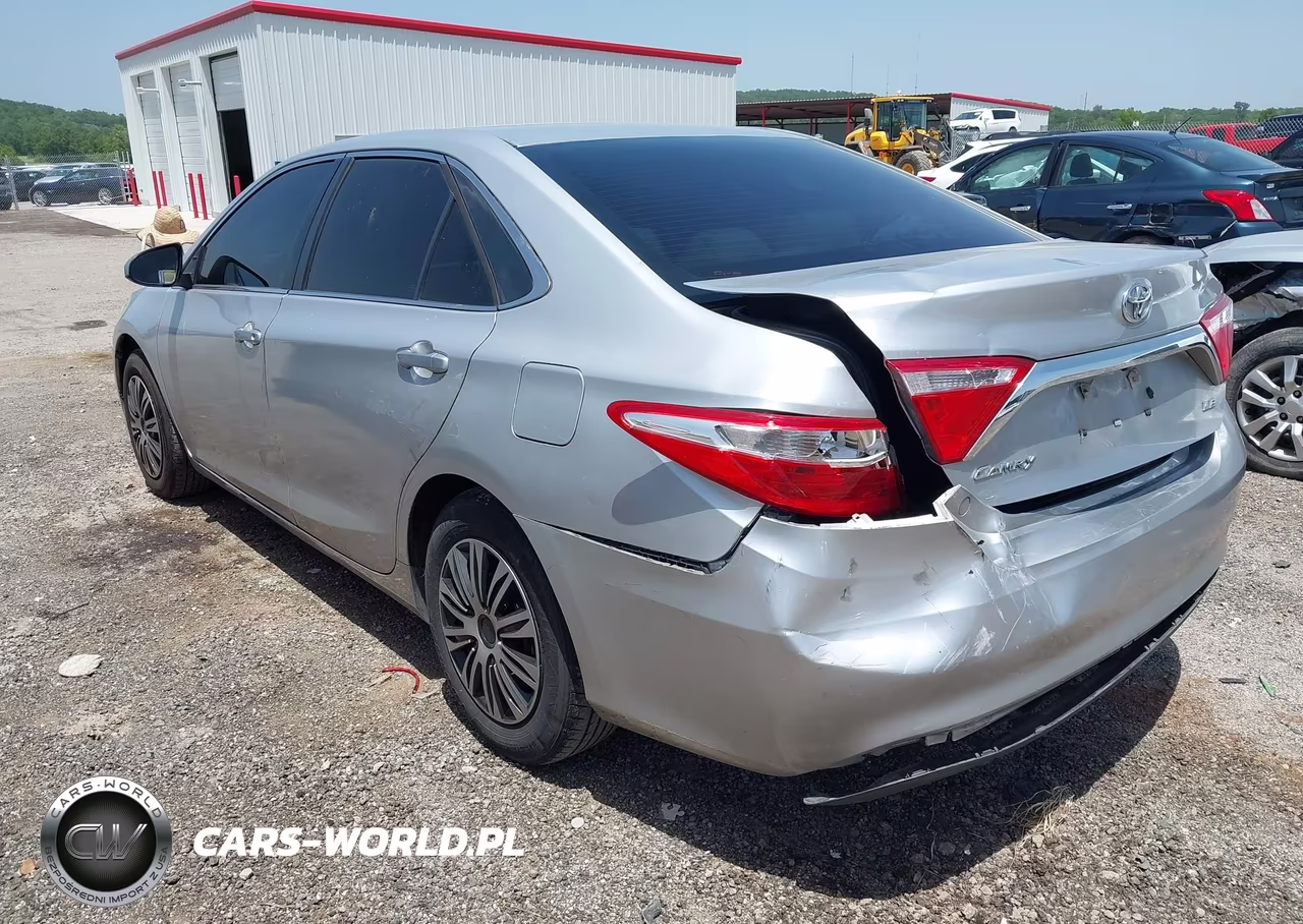 2015 Toyota Camry Le VIN:4T4BF1FK9FR516334 - 3