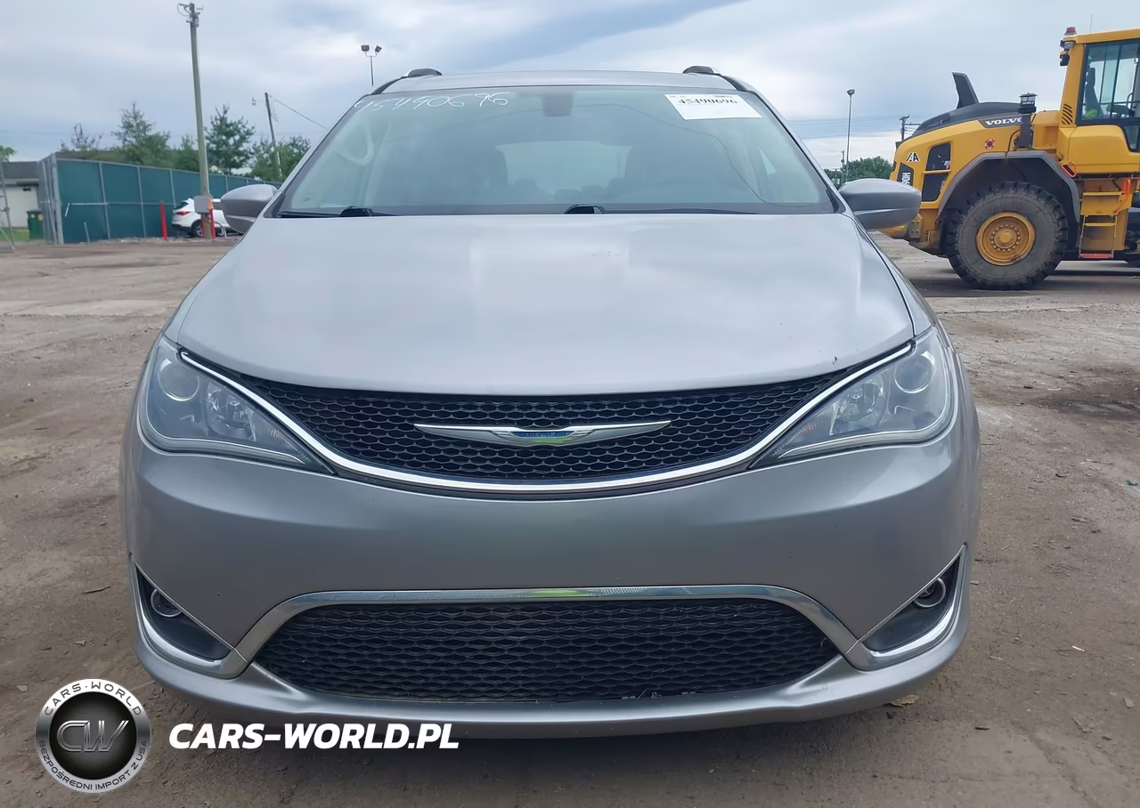 2017 Chrysler Pacifica Touring-L Plus VIN:2C4RC1EG1HR543630 - 6