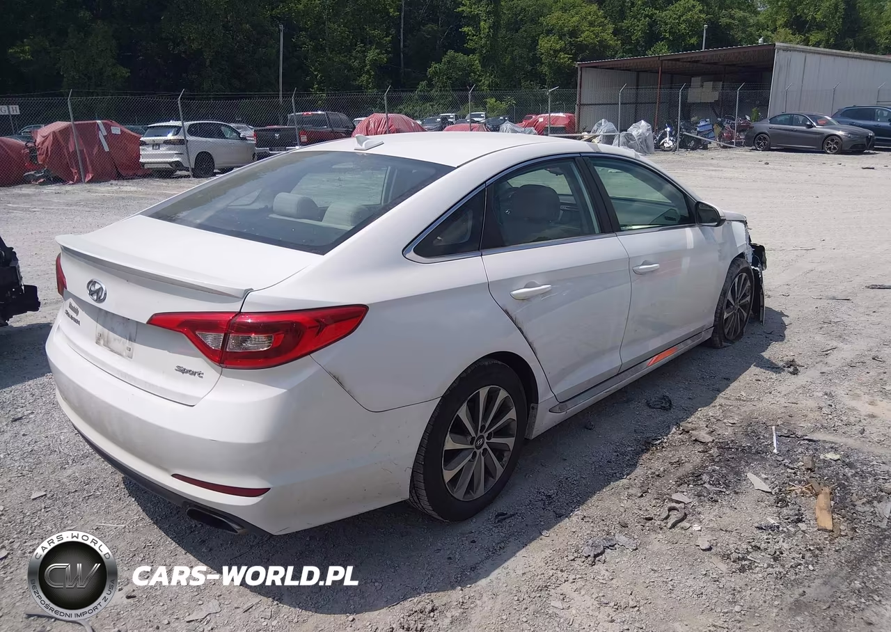 2016 Hyundai Sonata Sport VIN:5NPE34AF6GH316457 - 4