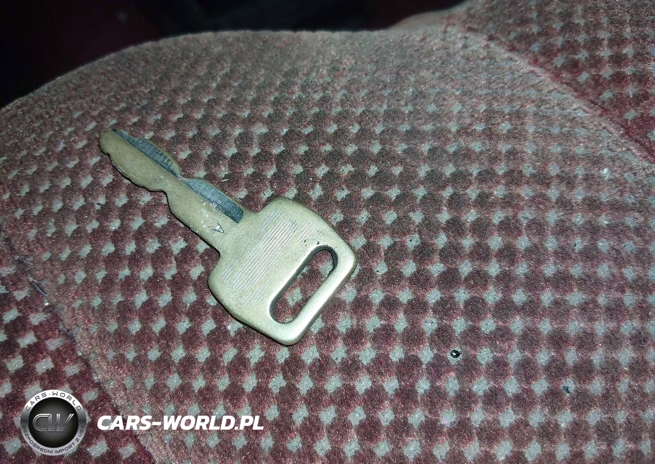 1988 Ford Bronco Ii VIN:1FMCU14T8JUB63822 - 11