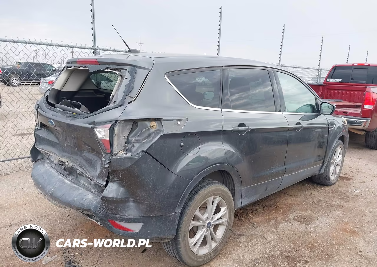 2017 Ford Escape Se VIN:1FMCU9GD4HUE49969 - 4