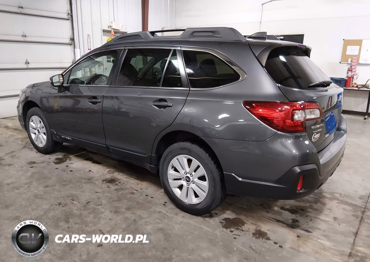 2018 Subaru Outback 2.5I Premium VIN:4S4BSAFC2J3326324 - 3