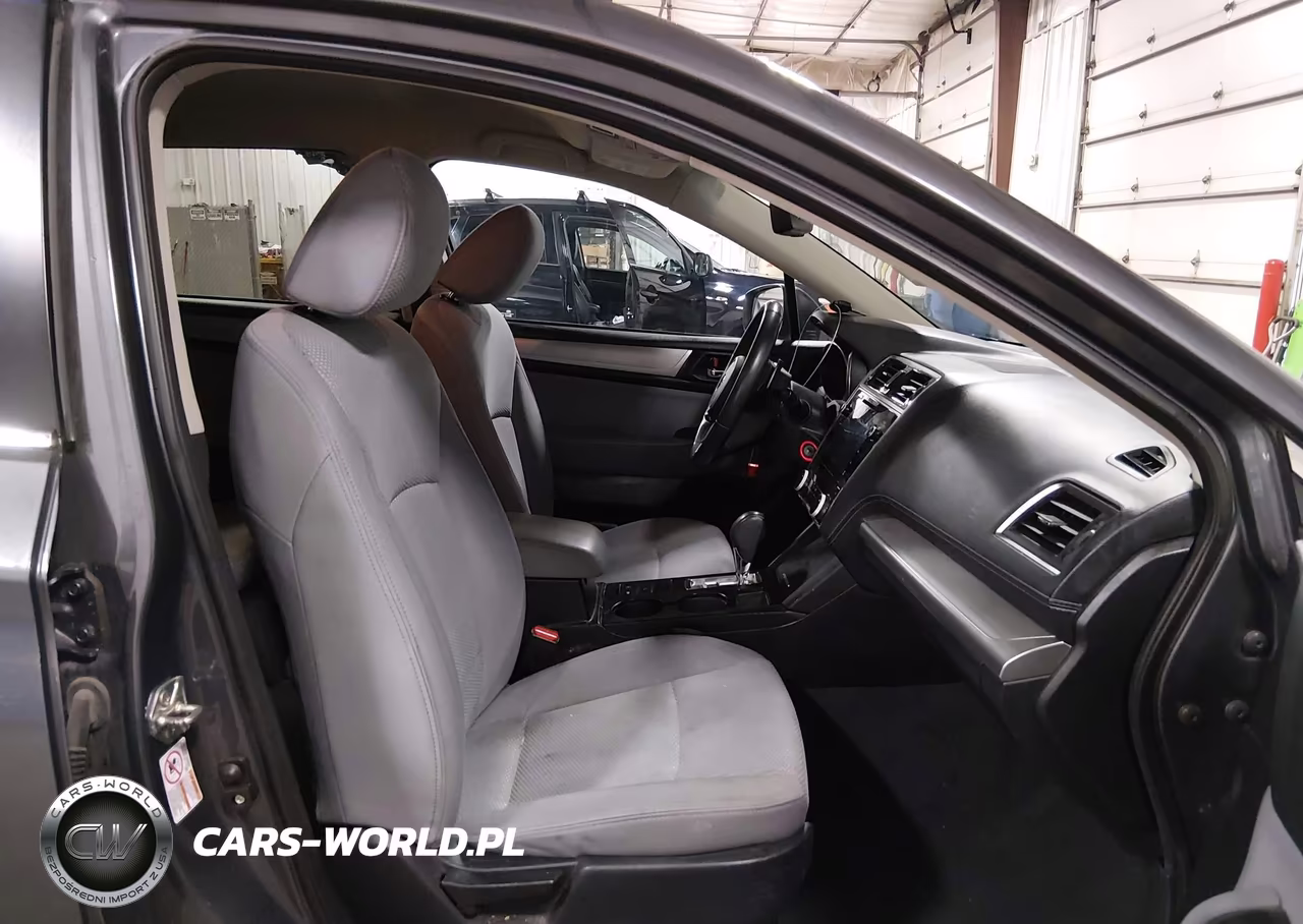2018 Subaru Outback 2.5I Premium VIN:4S4BSAFC2J3326324 - 5