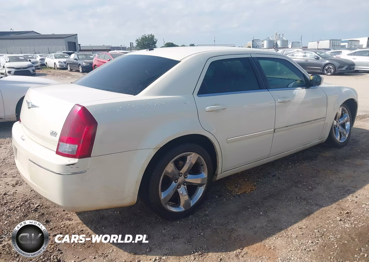 2007 Chrysler 300 Touring VIN:2C3KA53G97H835455 - 4