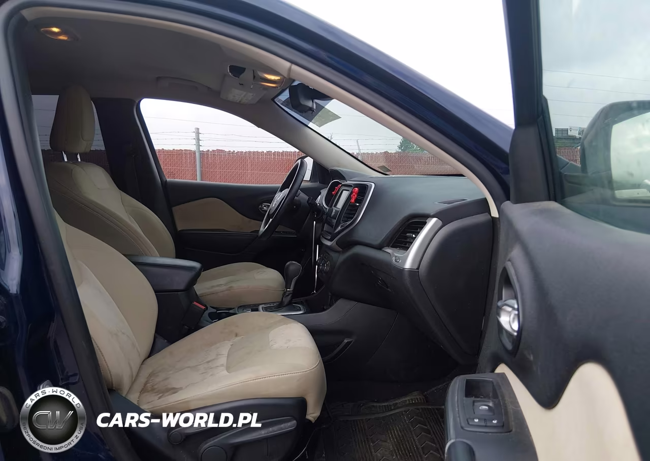 2016 Jeep Cherokee Sport VIN:1C4PJLAB9GW190773 - 5