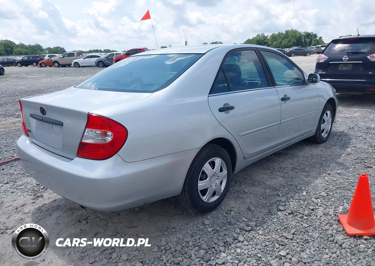 2002 Toyota Camry Le VIN:4T1BE32K62U622426 - 4