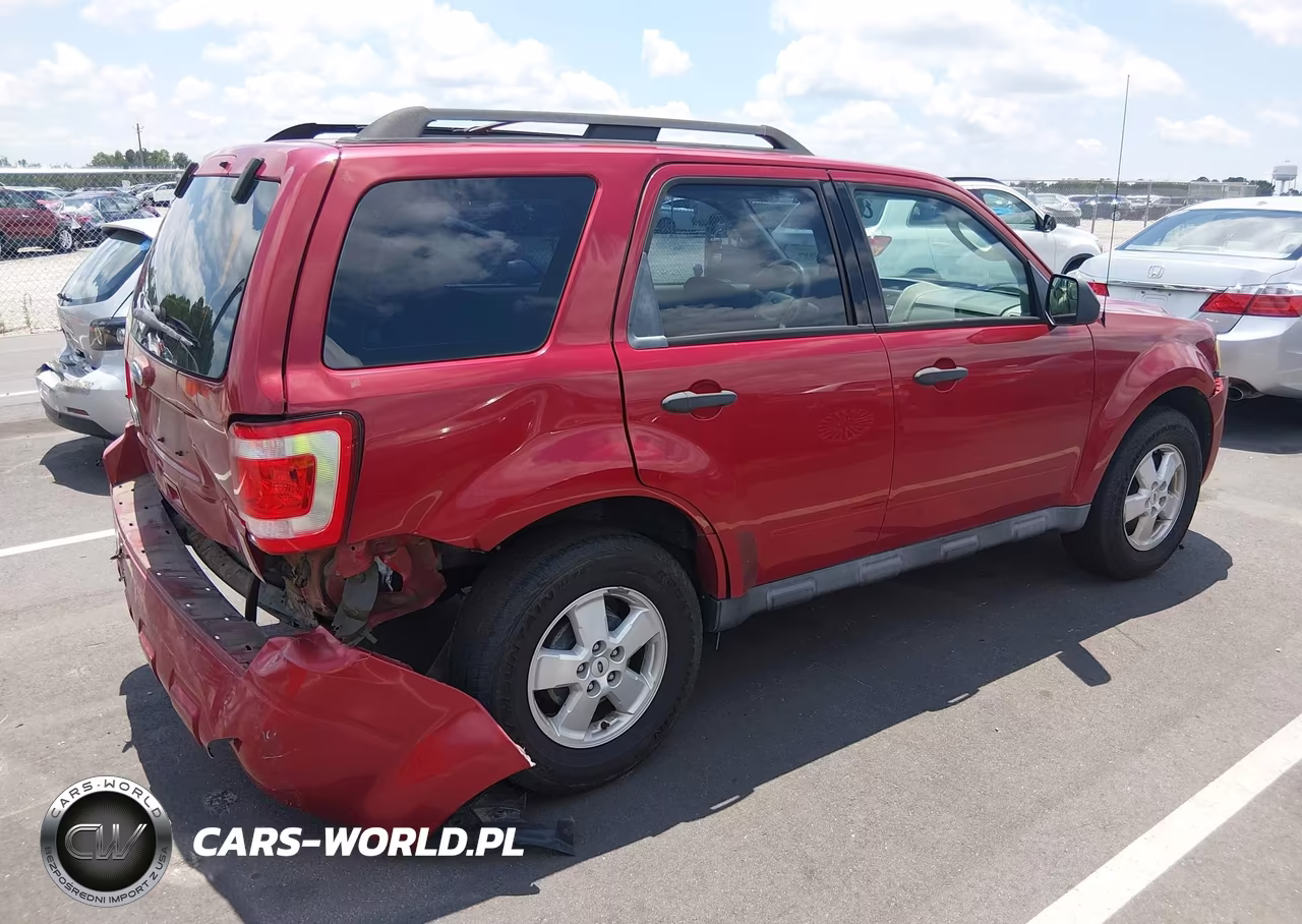 2010 Ford Escape Xls VIN:1FMCU0C78AKC64160 - 4