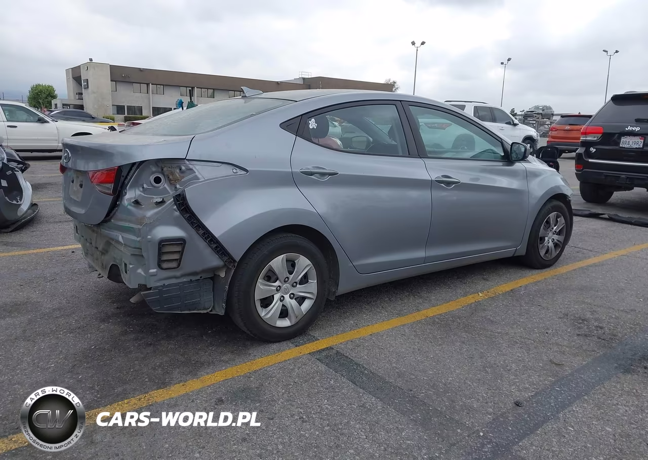 2016 Hyundai Elantra Se VIN:5NPDH4AE6GH755873 - 4