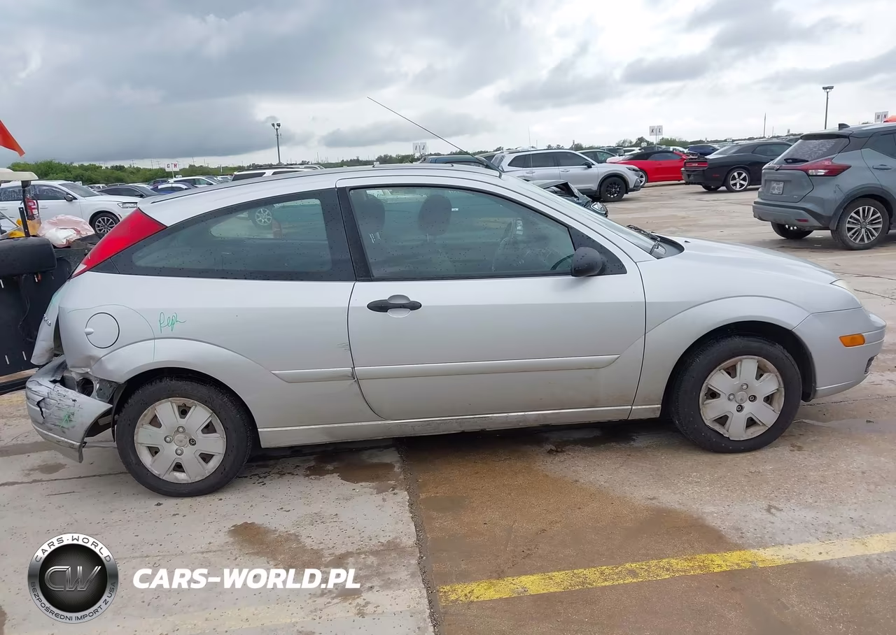 2006 Ford Focus Zx3 VIN:1FAHP31N56W257466 - 13
