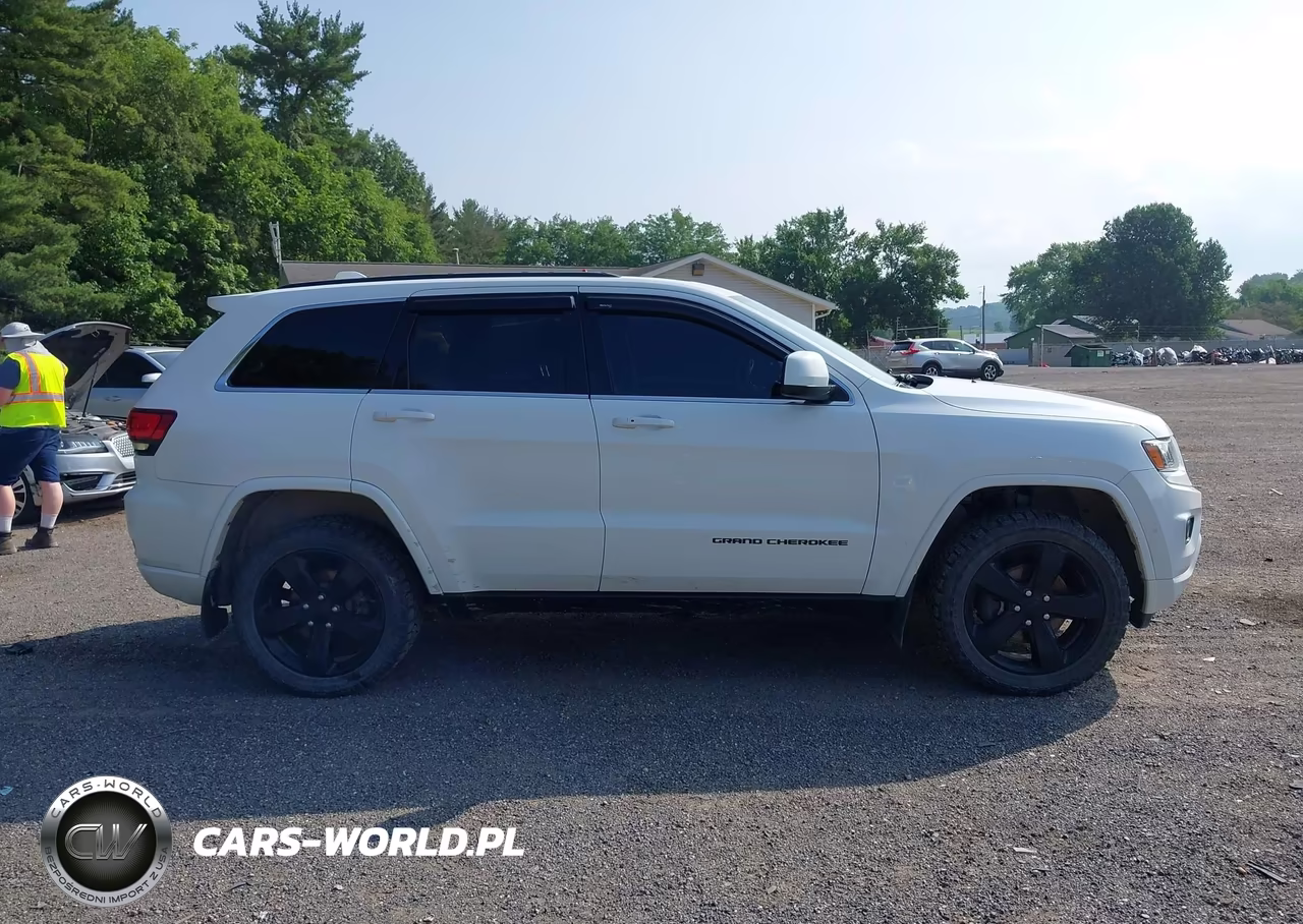 2015 Jeep Grand Cherokee Altitude VIN:1C4RJFAG4FC150137 - 13