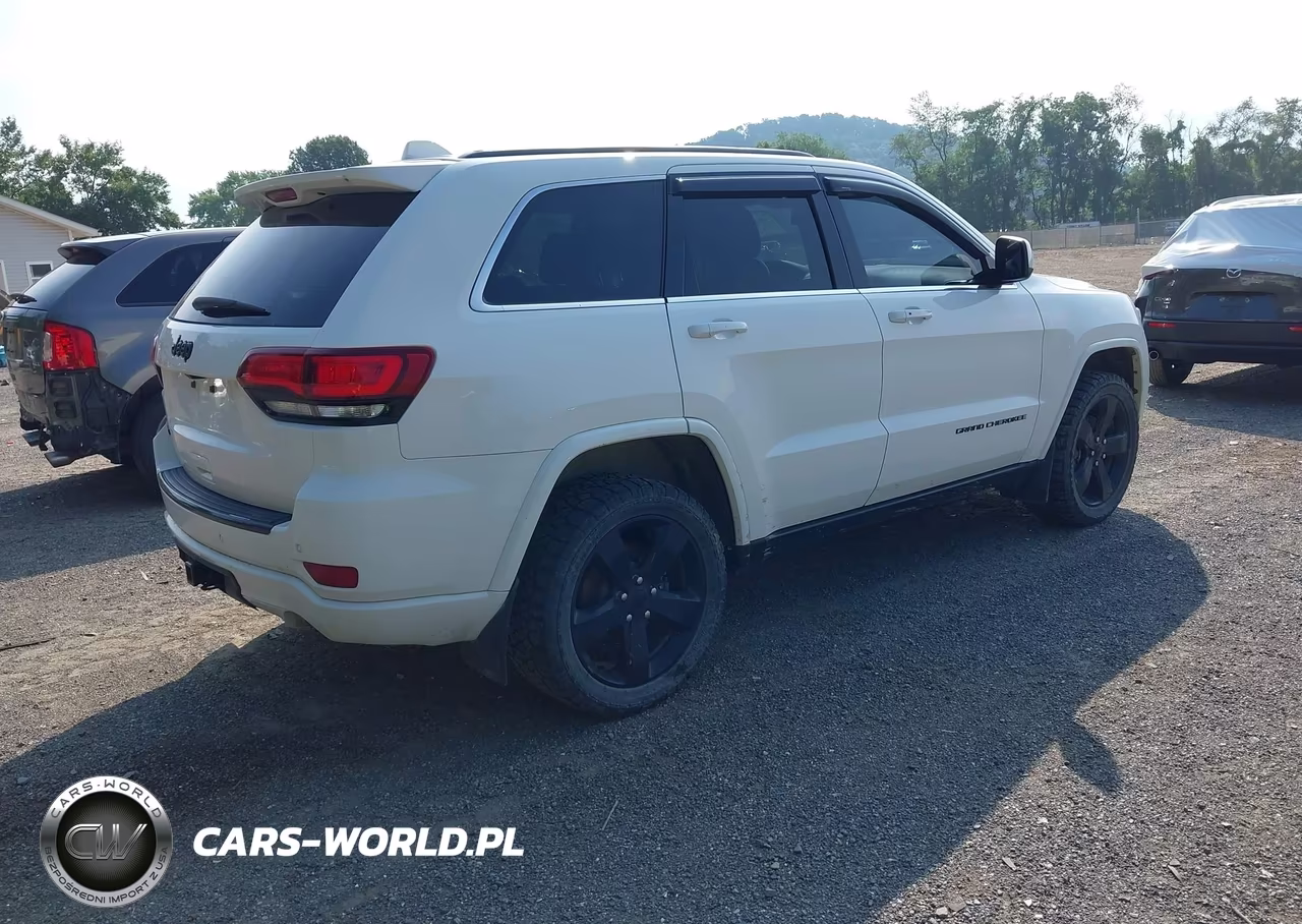 2015 Jeep Grand Cherokee Altitude VIN:1C4RJFAG4FC150137 - 4