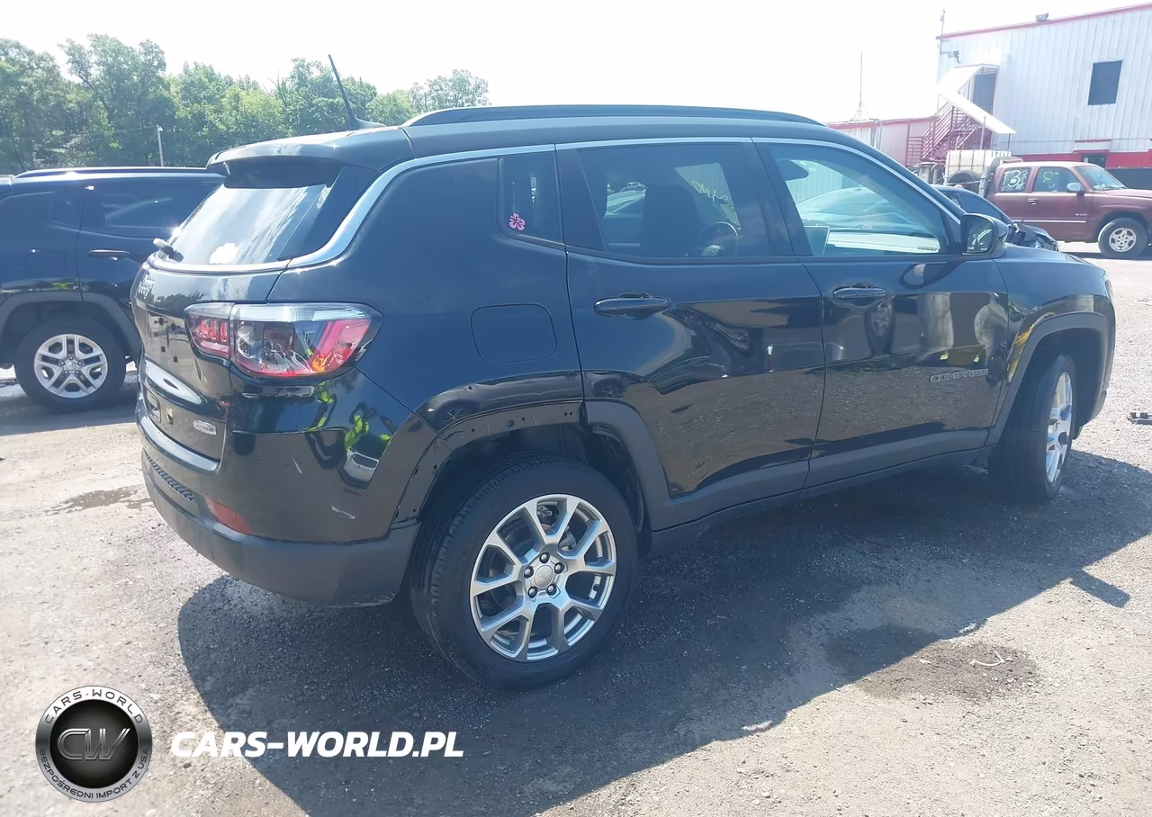 2022 Jeep Compass Latitude Lux 4X4 VIN:3C4NJDFB9NT117881 - 4