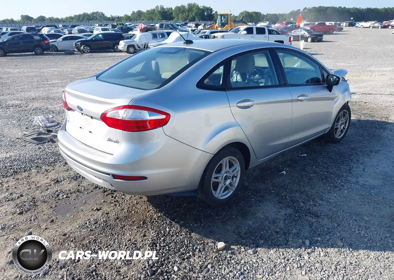 2018 Ford Fiesta Se VIN:3FADP4BJ5JM114333 - 4