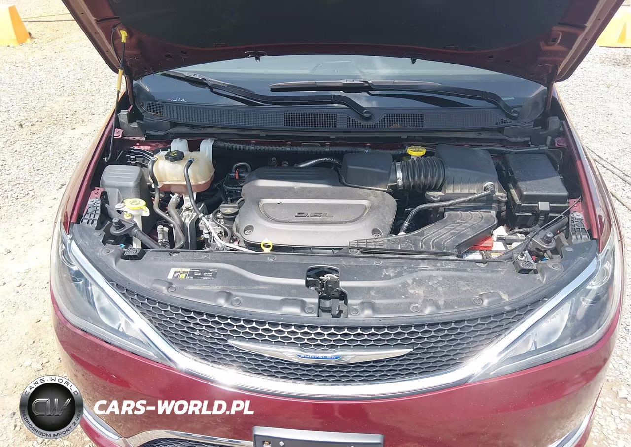 2020 Chrysler Pacifica Touring L VIN:2C4RC1BG4LR250334 - 10