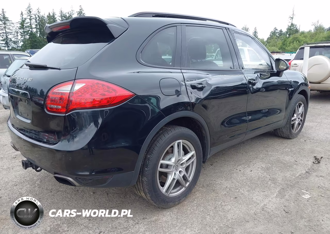 2012 Porsche Cayenne Hybrid S VIN:WP1AE2A22CLA93865 - 4