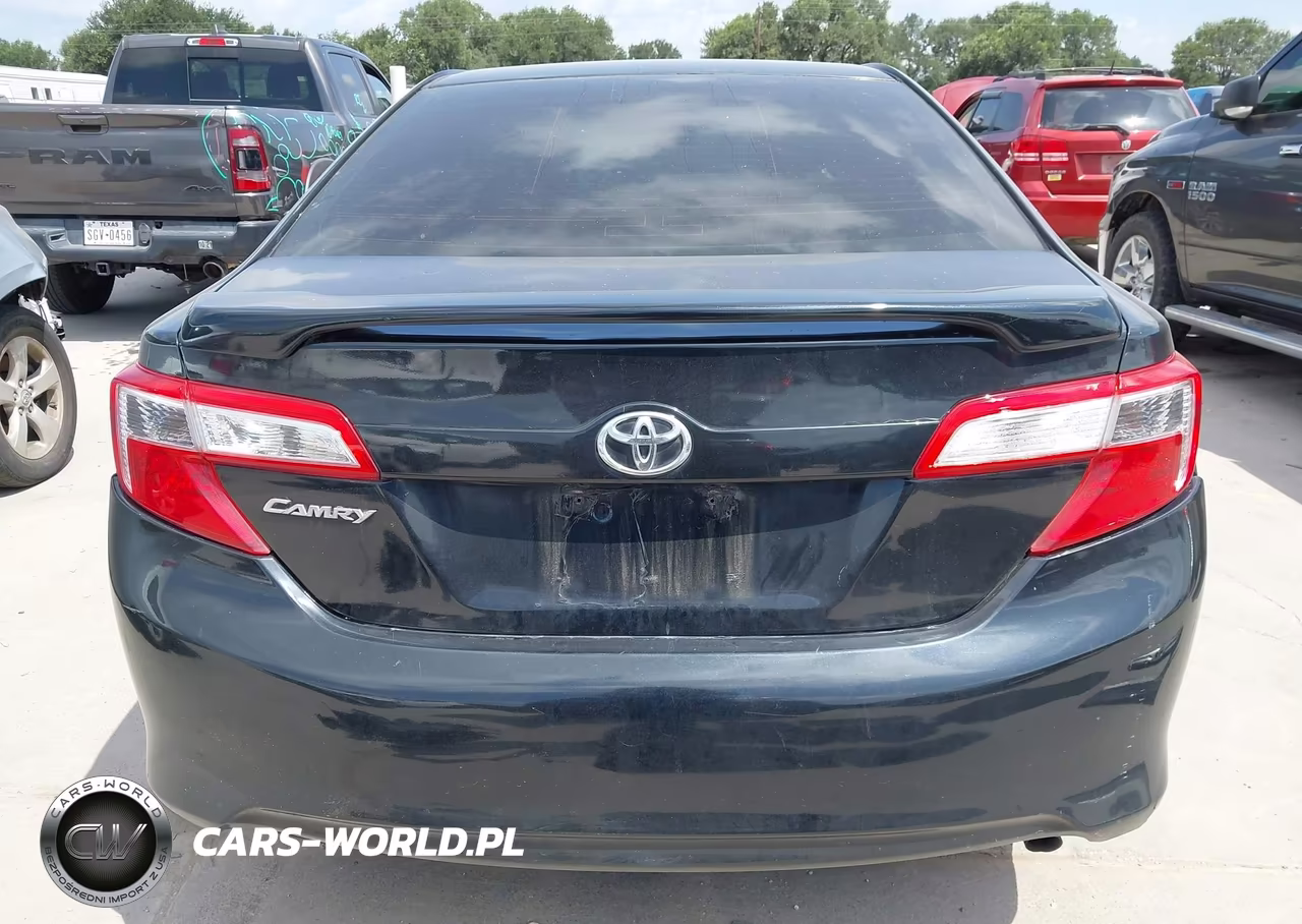 2014 Toyota Camry Le VIN:4T4BF1FKXER352722 - 16