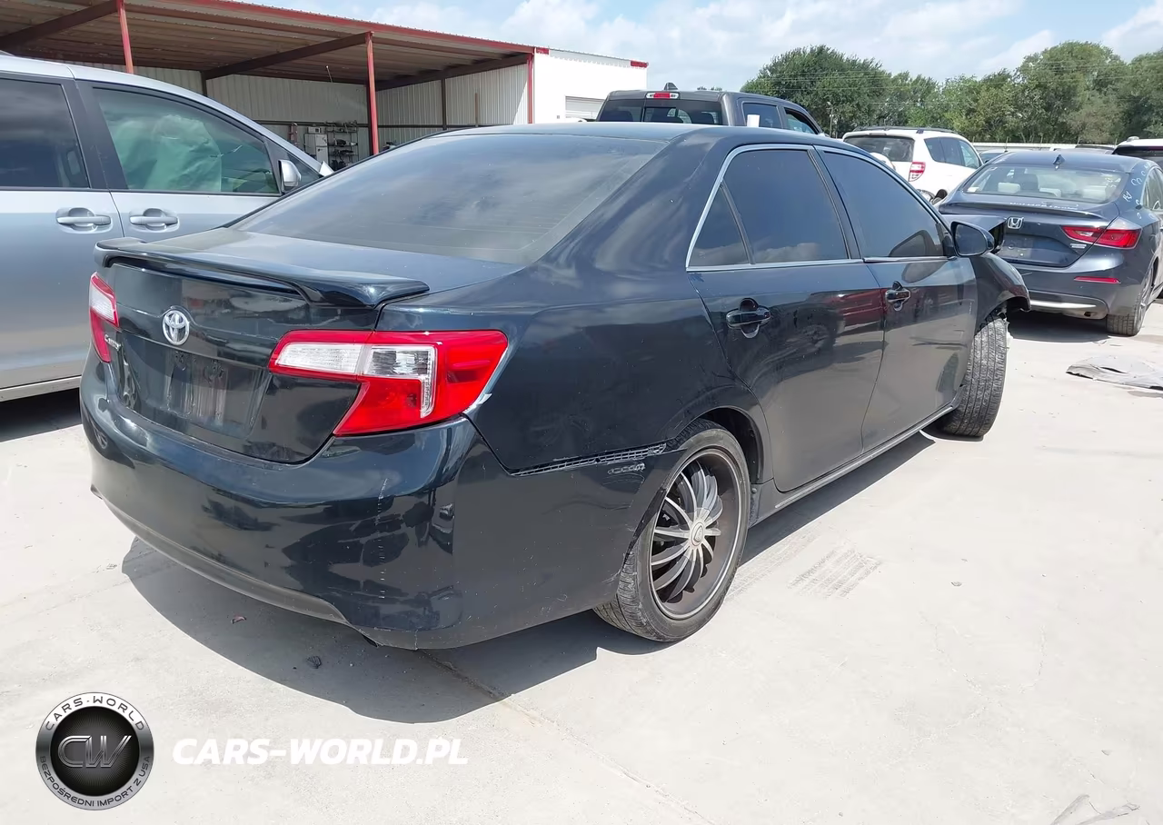 2014 Toyota Camry Le VIN:4T4BF1FKXER352722 - 4
