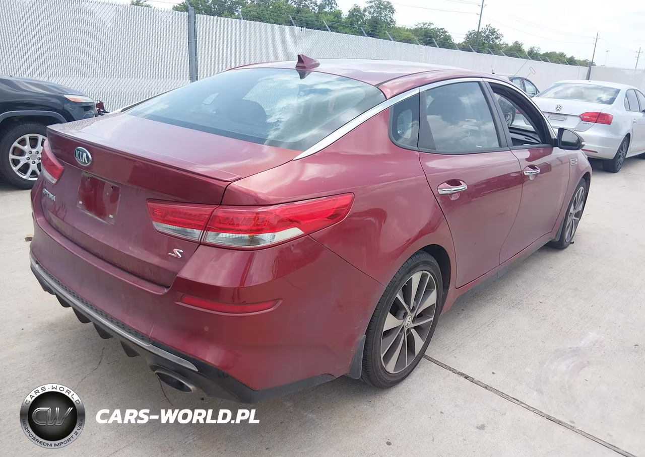 2019 Kia Optima S VIN:5XXGT4L36KG301800 - 4