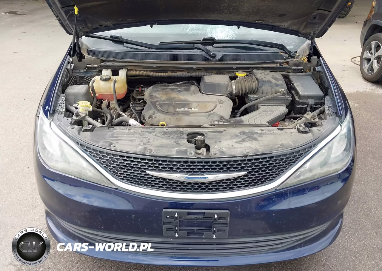 2017 Chrysler Pacifica Touring VIN:2C4RC1DG2HR578470 - 10