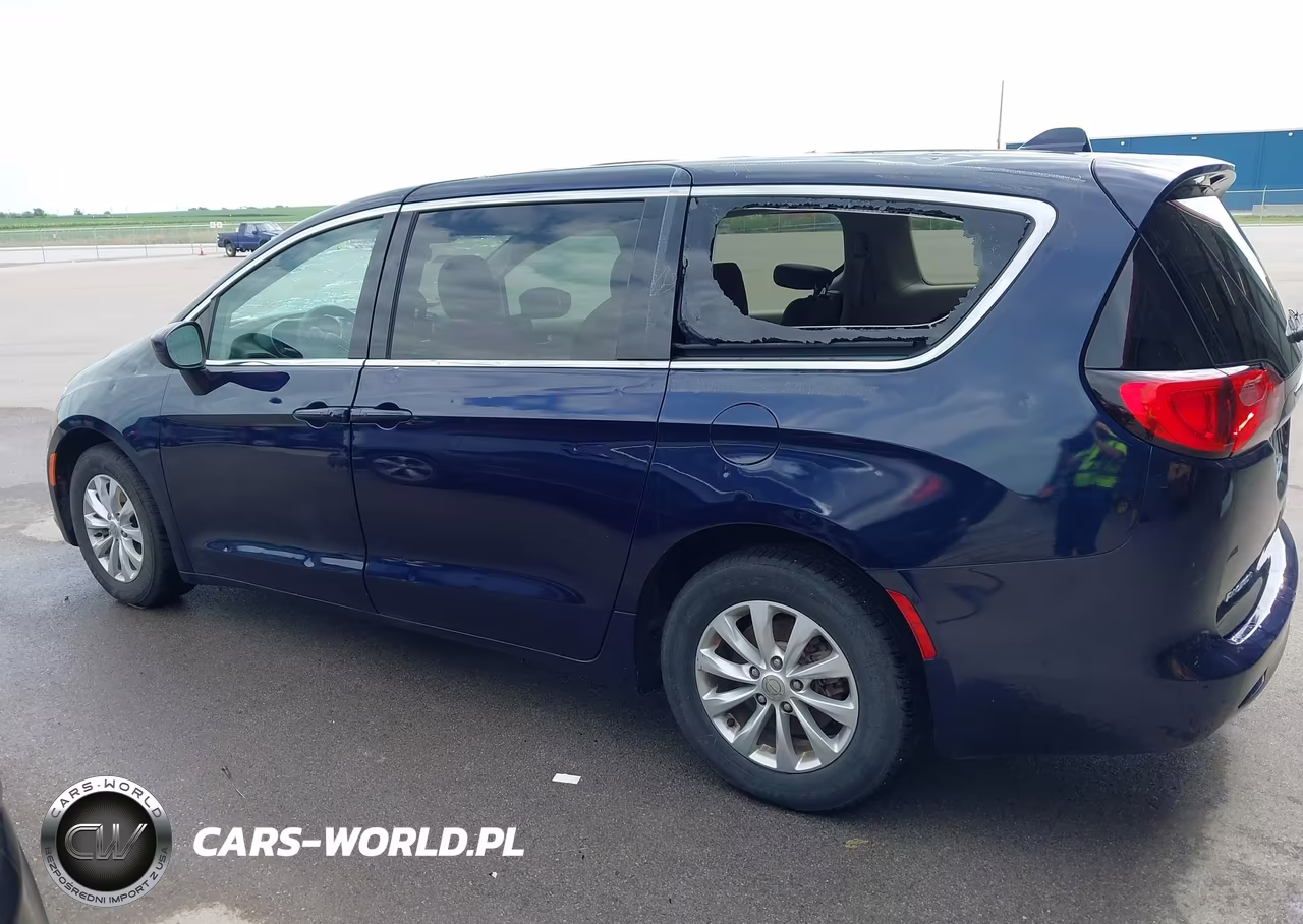 2017 Chrysler Pacifica Touring VIN:2C4RC1DG2HR578470 - 14