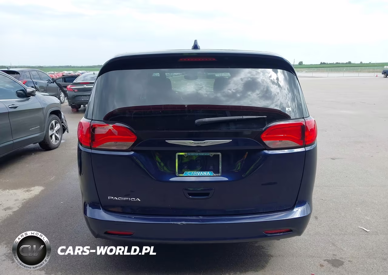 2017 Chrysler Pacifica Touring VIN:2C4RC1DG2HR578470 - 16