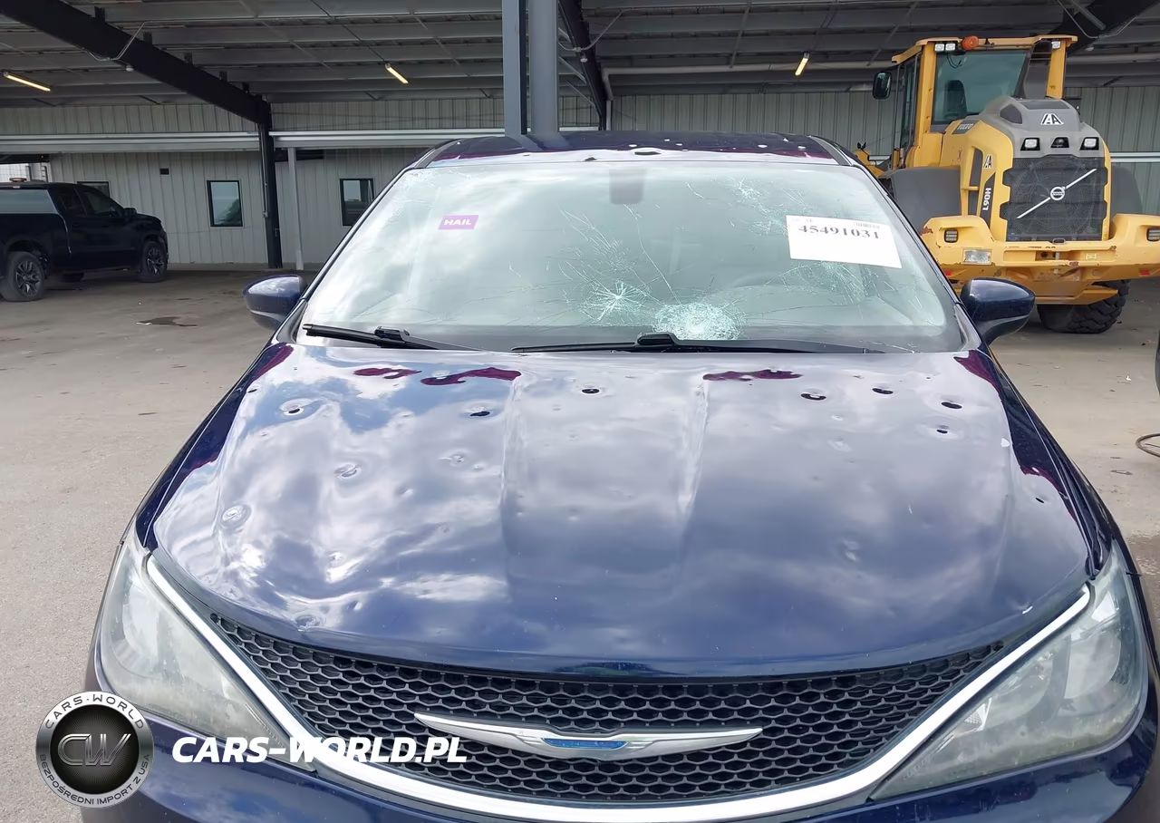2017 Chrysler Pacifica Touring VIN:2C4RC1DG2HR578470 - 6