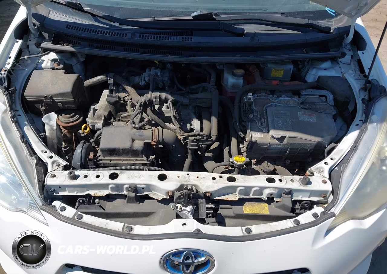 2014 Toyota Prius C Two VIN:JTDKDTB36E1059271 - 10