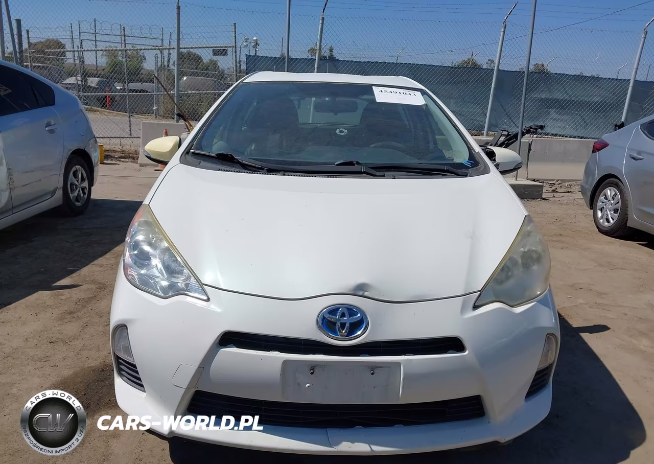 2014 Toyota Prius C Two VIN:JTDKDTB36E1059271 - 12