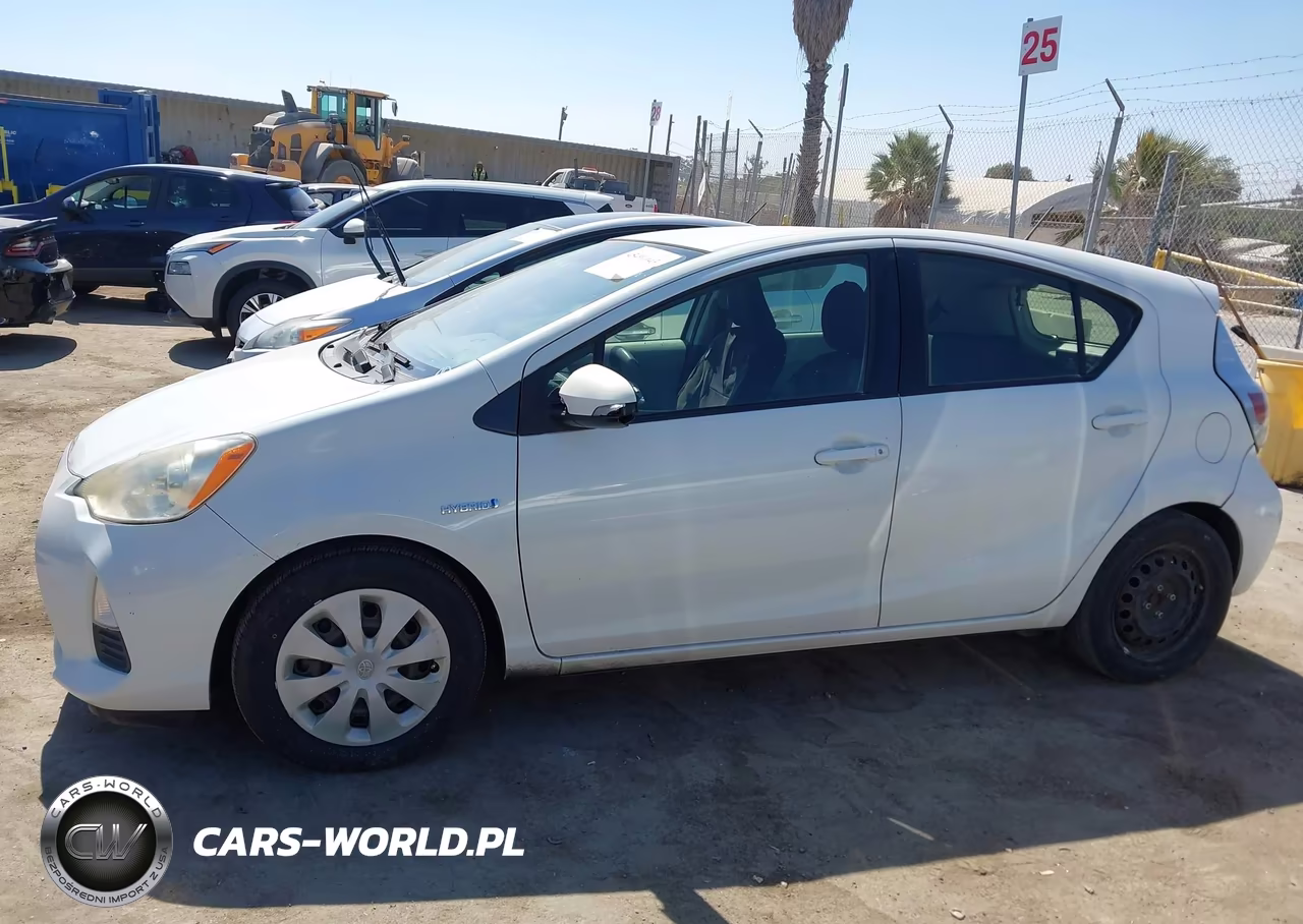 2014 Toyota Prius C Two VIN:JTDKDTB36E1059271 - 14