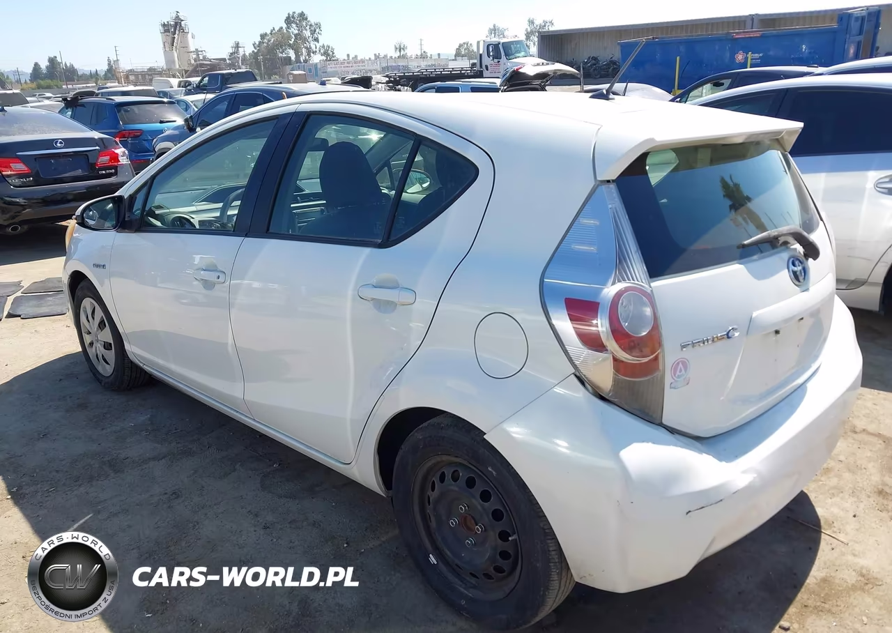 2014 Toyota Prius C Two VIN:JTDKDTB36E1059271 - 3