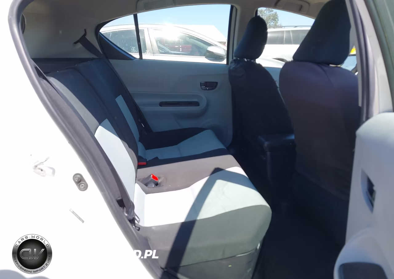 2014 Toyota Prius C Two VIN:JTDKDTB36E1059271 - 8