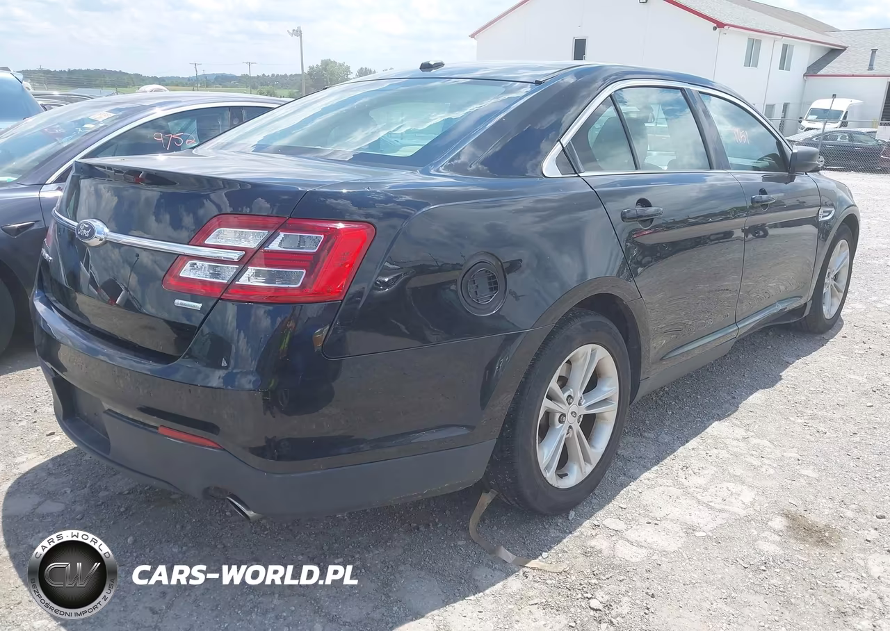 2017 Ford Taurus Se VIN:1FAHP2D95HG133610 - 4