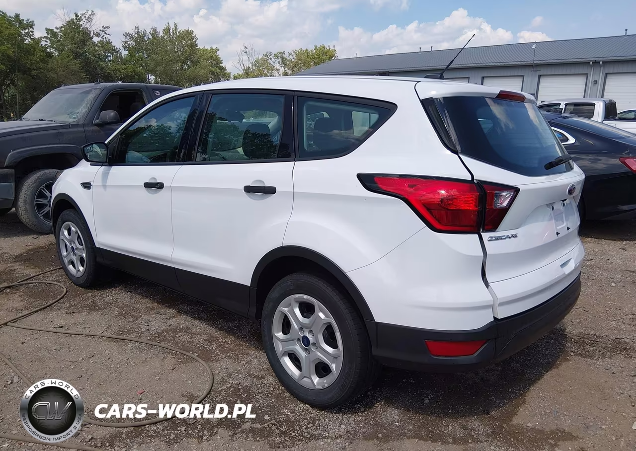 2019 Ford Escape S VIN:1FMCU0F73KUB23370 - 3