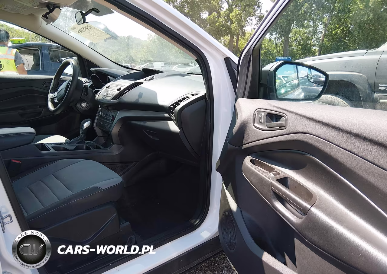 2019 Ford Escape S VIN:1FMCU0F73KUB23370 - 5