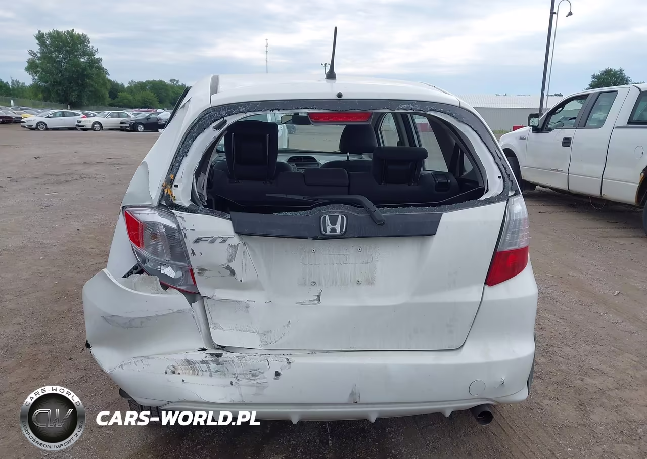 2013 Honda Fit VIN:JHMGE8H32DC049703 - 16