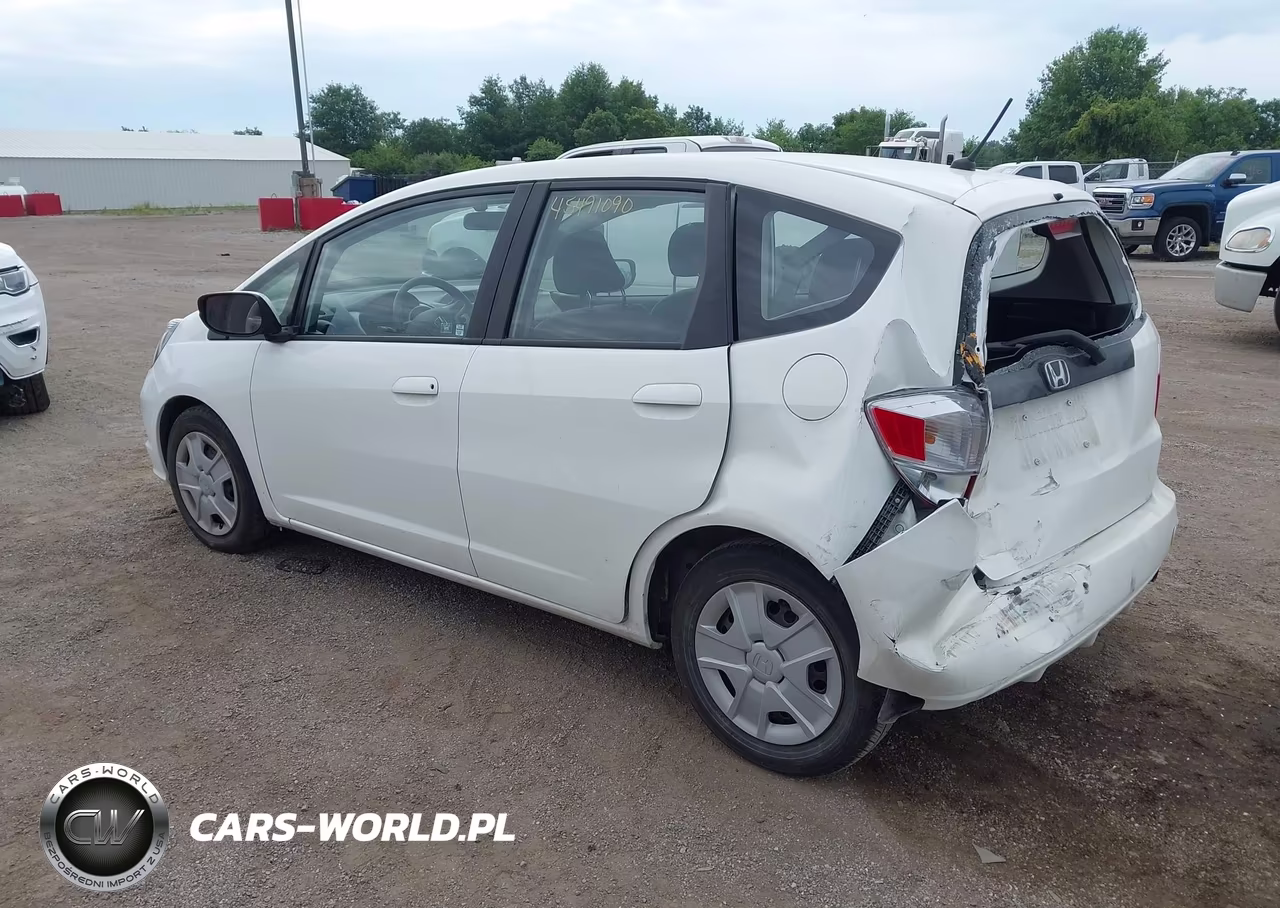 2013 Honda Fit VIN:JHMGE8H32DC049703 - 3
