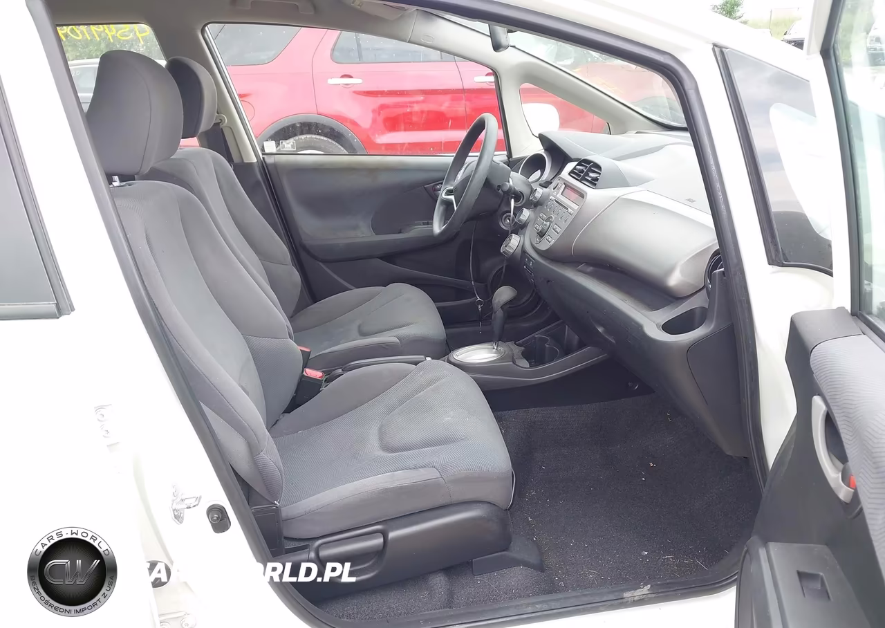 2013 Honda Fit VIN:JHMGE8H32DC049703 - 5