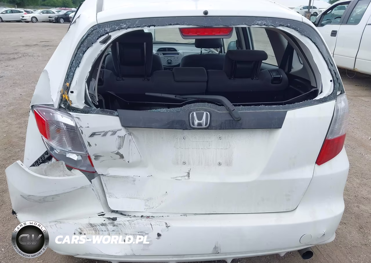 2013 Honda Fit VIN:JHMGE8H32DC049703 - 6
