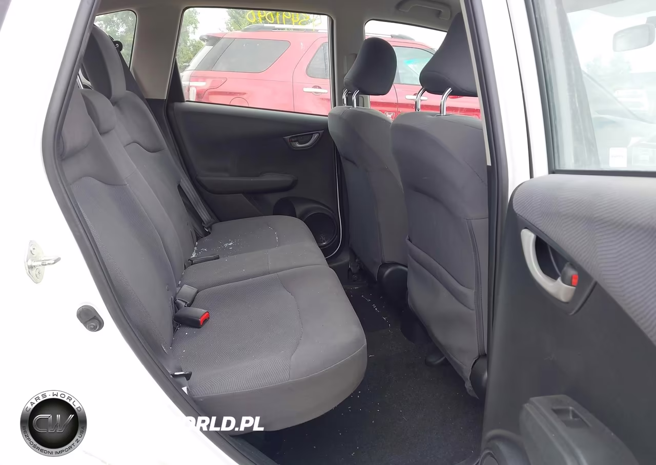 2013 Honda Fit VIN:JHMGE8H32DC049703 - 8
