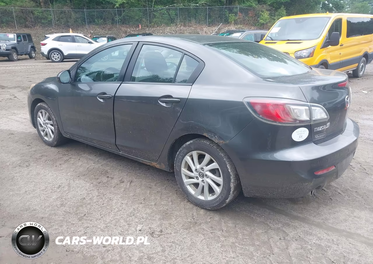 2013 Mazda Mazda3 I Touring VIN:JM1BL1VP7D1749518 - 3