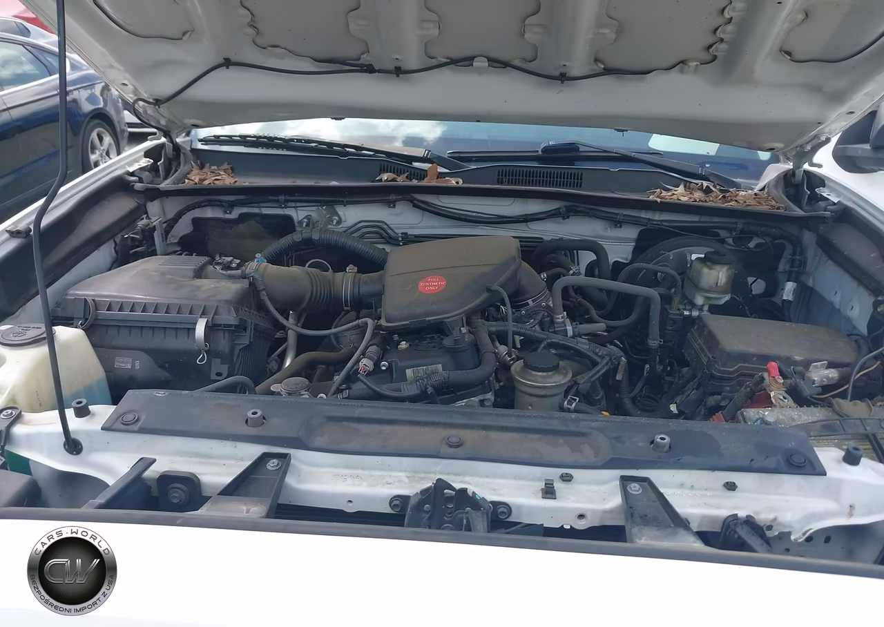2017 Toyota Tacoma Sr VIN:5TFRX5GN7HX077131 - 10