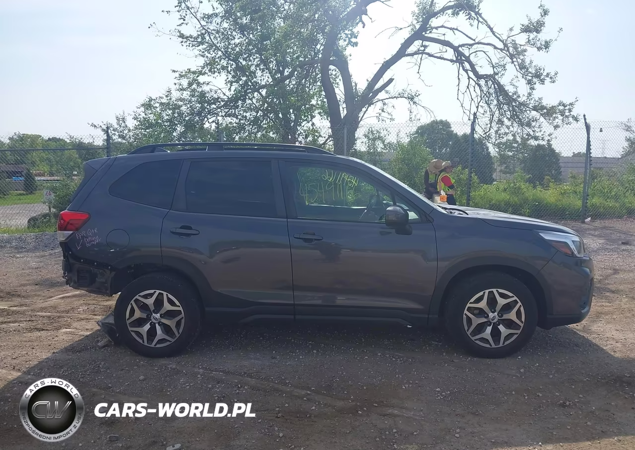 2020 Subaru Forester Premium VIN:JF2SKAJC0LH570122 - 13
