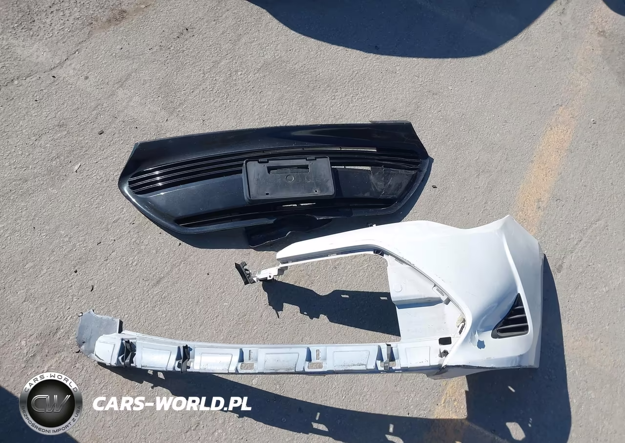 2018 Toyota Corolla Le VIN:5YFBURHE0JP792644 - 12