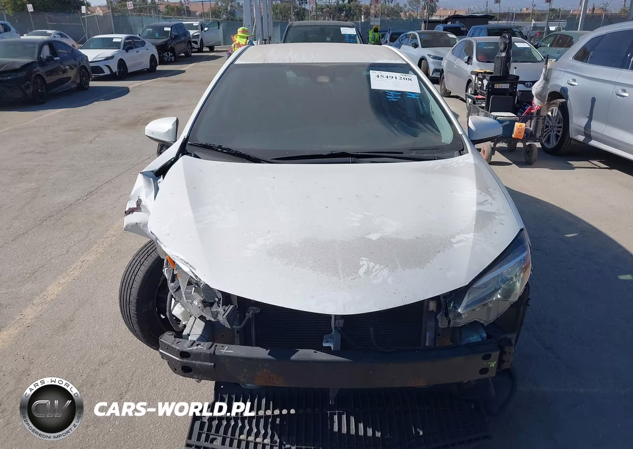 2018 Toyota Corolla Le VIN:5YFBURHE0JP792644 - 13